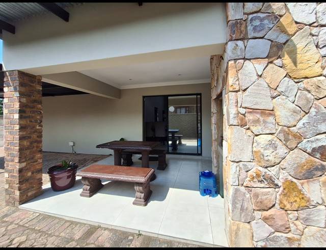 3 BEDROOM HOUSE FOR SALE IN RENSBURG